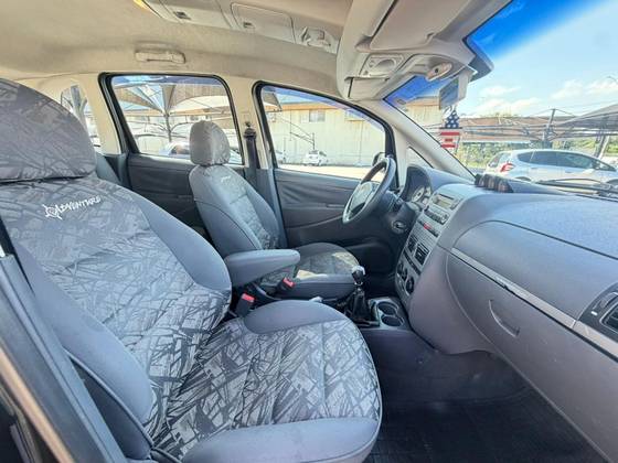 FIAT IDEA 1.8 MPI ADVENTURE 16V FLEX 4P MANUAL FIAT IDEA 1.8 MPI ADVENTURE 16V FLEX 4P MANUAL